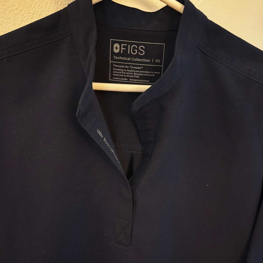 Rafaela Oversized Longsleeve Scrub Top™ - Picture 3 of 5